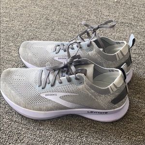 Brooks Levitate 4 Running Sneakers